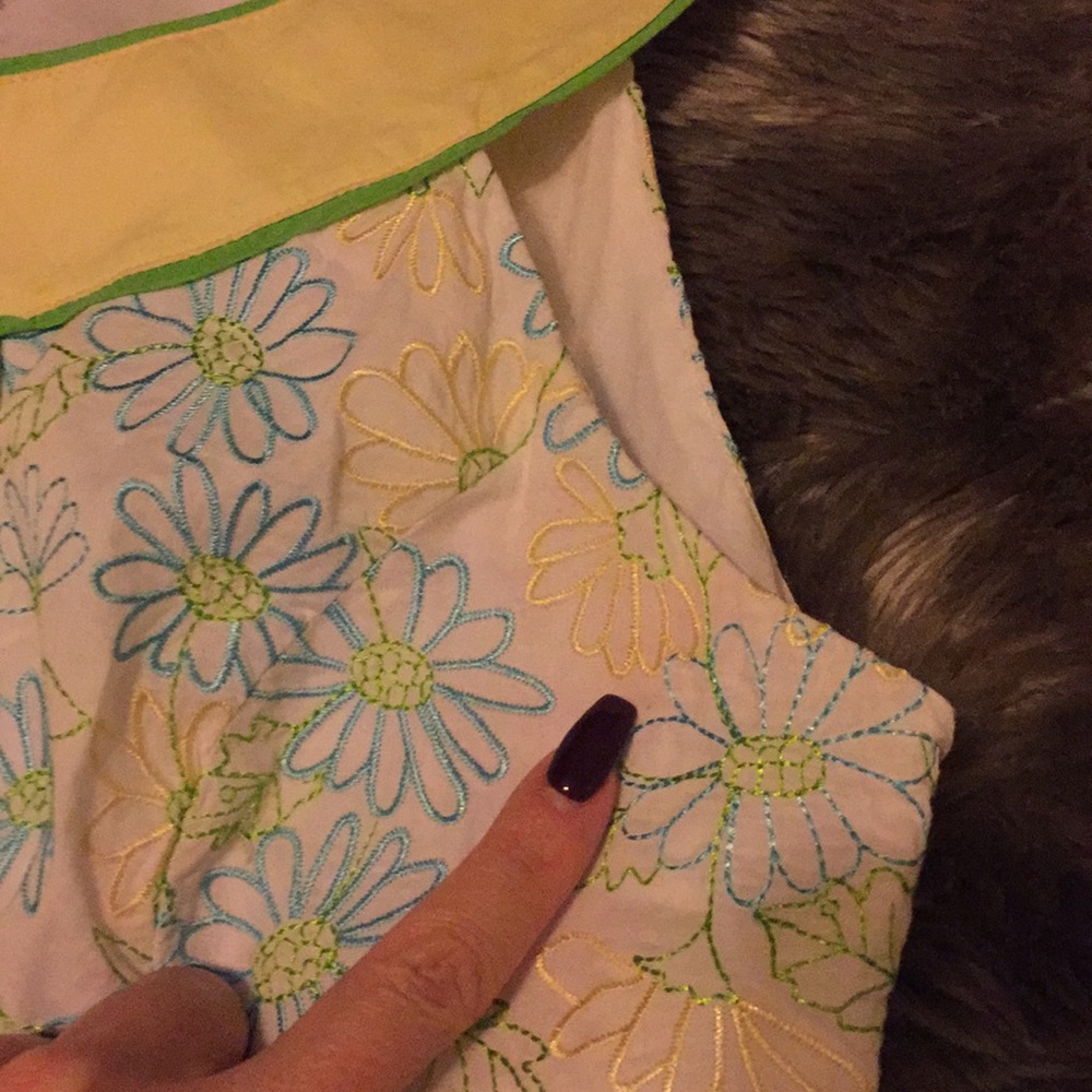 Lilly Pulitzer Floral Sleeveless‎ Dress with Green Accents - Picture 5 of 8